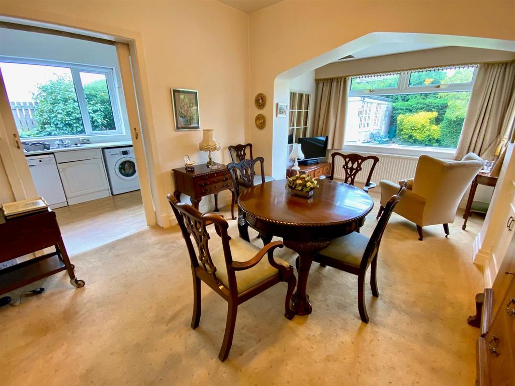 Dining room 1.jpg