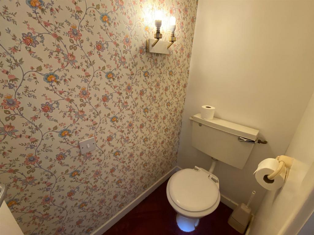 Ensuite wc to bed 2.jpg