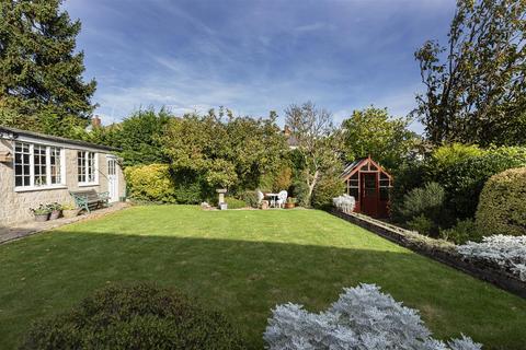 4 bedroom detached bungalow for sale, Fixby Road, Fixby, Huddersfield