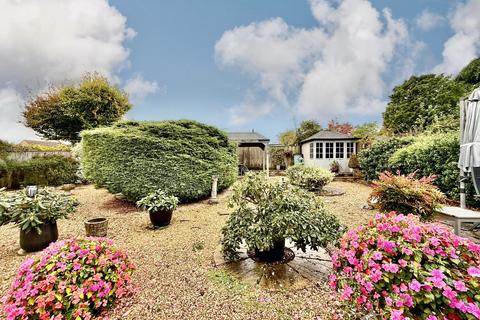 2 bedroom detached bungalow for sale, Chiseldon, Swindon SN4
