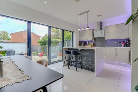 3 bedroom semi-detached house for sale, Grange Drive, Glen Parva, LE2