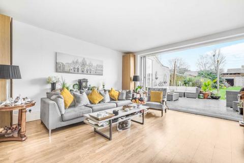 2 bedroom flat to rent, French Street, Sunbury-On-Thames TW16