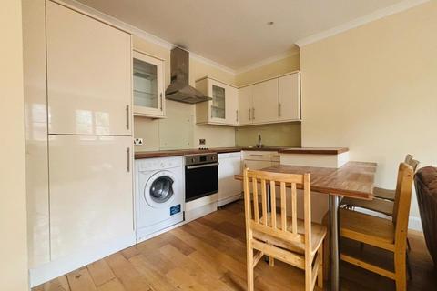 3 bedroom flat for sale, Frognal, Hampstead, NW3