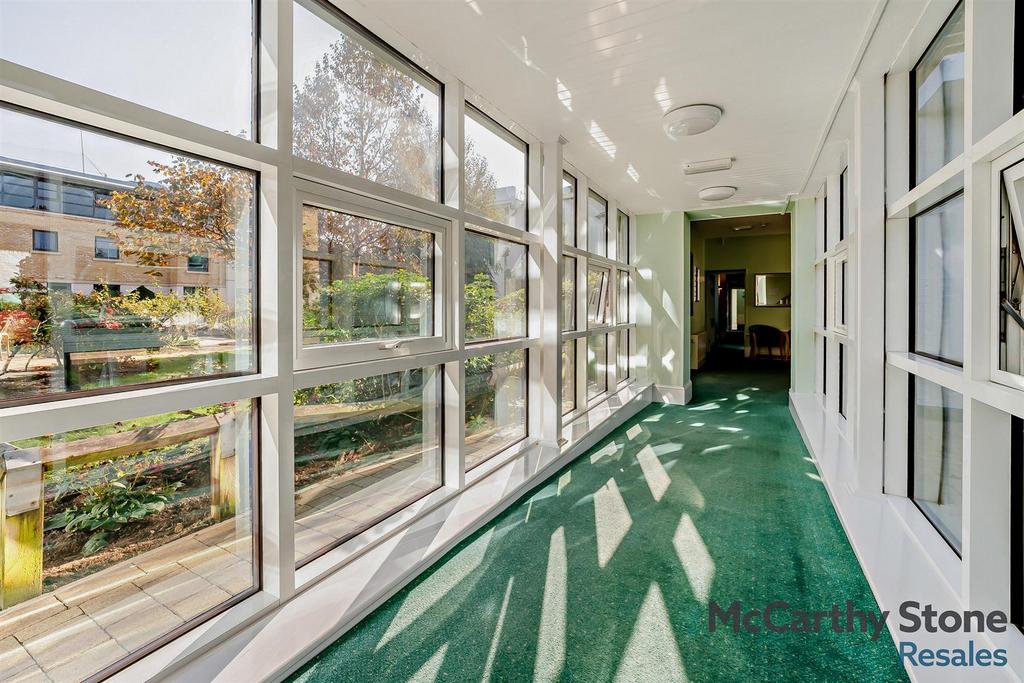 8666856-interior16-800.jpg