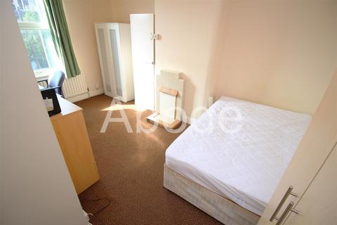 undefined, Royal Park Avenue, Hyde Park, Leeds