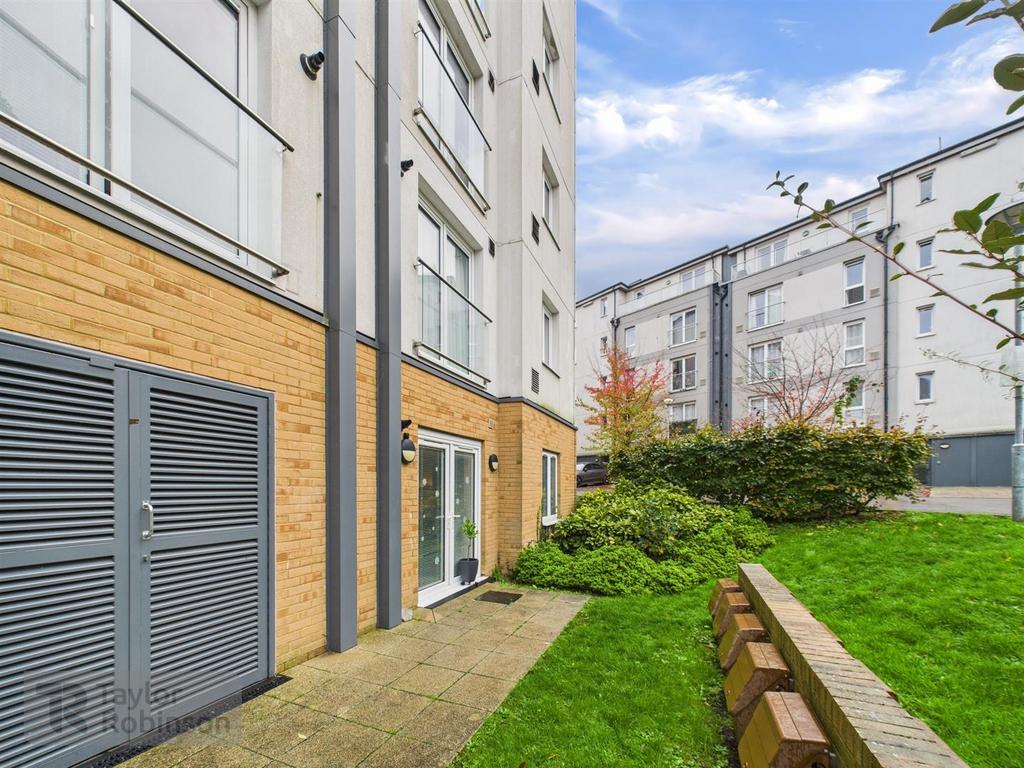 CAM02600 G0-PR0584-STILL014.jpg