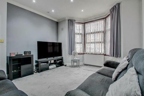 2 bedroom flat for sale, Buchanan Gardens, Kensal Rise, London