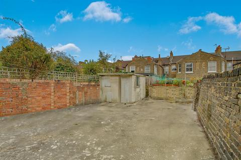 2 bedroom flat for sale, Buchanan Gardens, Kensal Rise, London