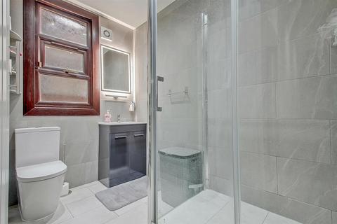 2 bedroom flat for sale, Buchanan Gardens, Kensal Rise, London