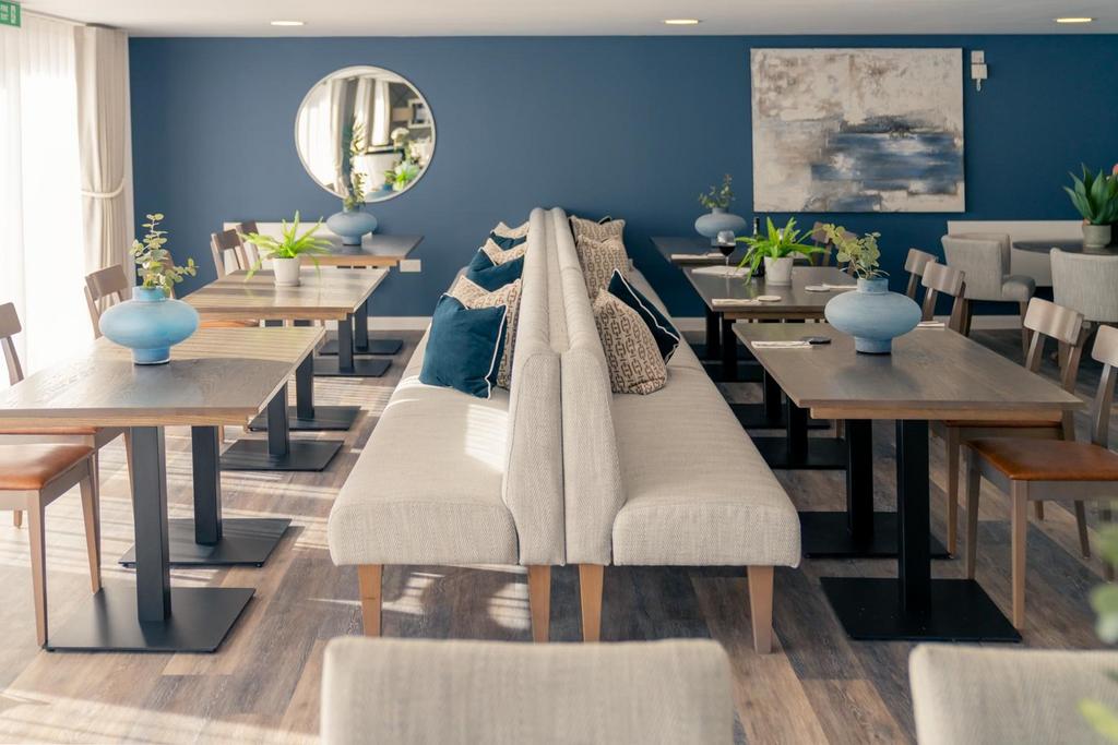 Bistro Dining
