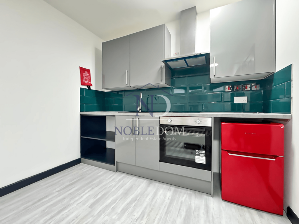 Studio flat in hounslow tw3