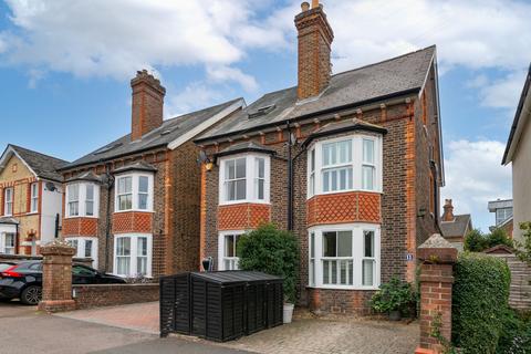 undefined, Shrewsbury Road, Redhill, RH1