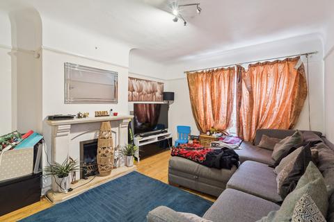 4 bedroom semi-detached house for sale, Southbourne Close, Pinner HA5