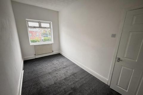 3 bedroom house to rent, Albert Road, Bolton BL4