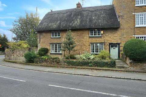 3 bedroom cottage for sale, West Street, Moulton, NN3 7SB