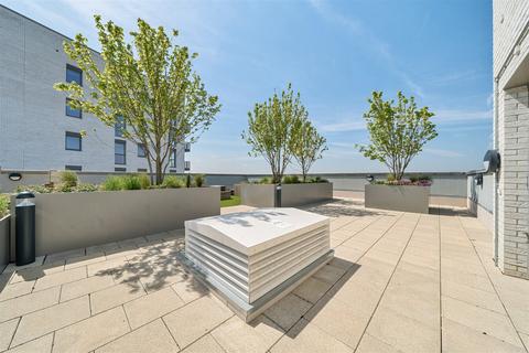 2 bedroom apartment to rent, 2 Woodlands Avenue, Acton W3