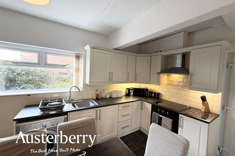 2 bedroom semi-detached house for sale, Hunters Drive, Stoke-On-Trent ST4