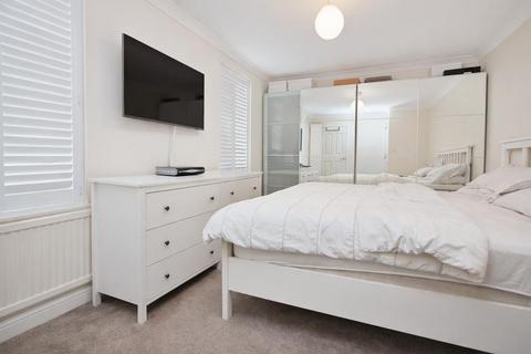 3 bedroom end of terrace house for sale, Dales Path, Farriers Way, Borehamwood