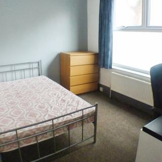 6 bedroom terraced house to rent, Richmond Road, Manchester, Greater Manchester, M14