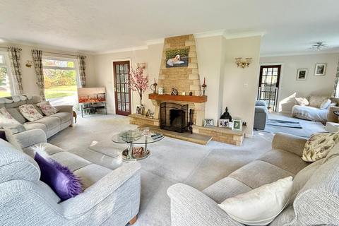 4 bedroom detached house for sale, Ringwood Road, Three Legged Cross, BH21 6RD