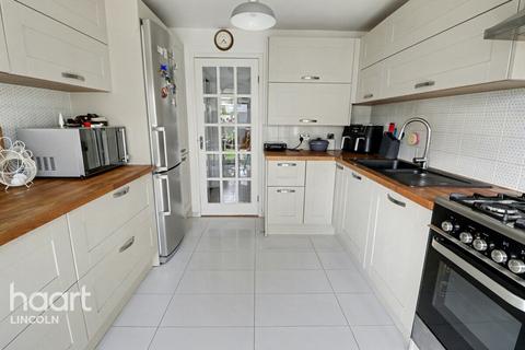 2 bedroom end of terrace house for sale, Arras Close, Lincoln
