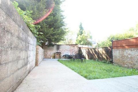 8 bedroom terraced house to rent, Divinity Road, HMO Ready 8 Sharers, OX4