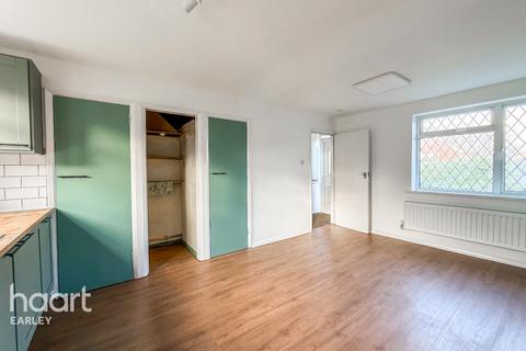 undefined, Glebe Road, READING