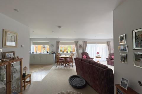 3 bedroom semi-detached bungalow for sale, Northway, Tewkesbury GL20