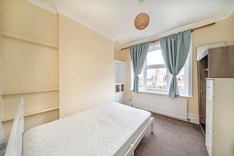 4 bedroom flat for sale, Elgin Avenue, Maida Vale W9