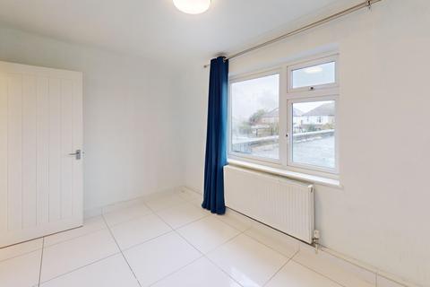 3 bedroom flat to rent, Lodge lane, Grays, RM17