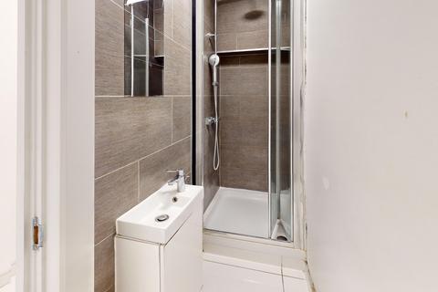 3 bedroom flat to rent, Lodge lane, Grays, RM17