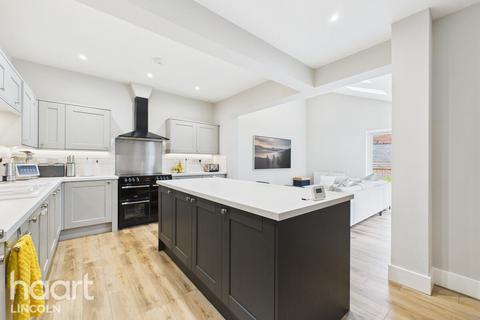 4 bedroom end of terrace house for sale, West Parade, Lincoln