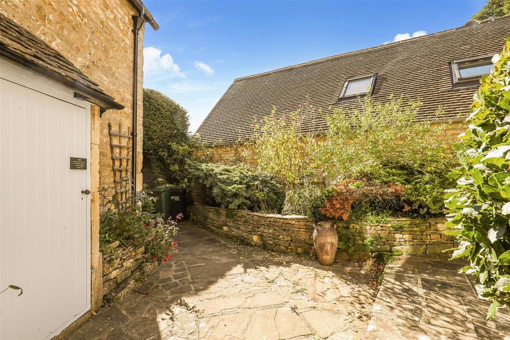 Sketch Ph25 6231622.jpg