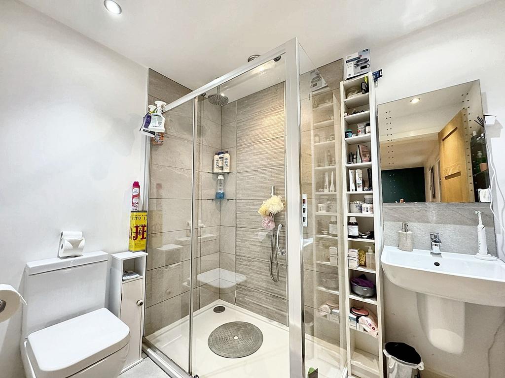 En suite shower room