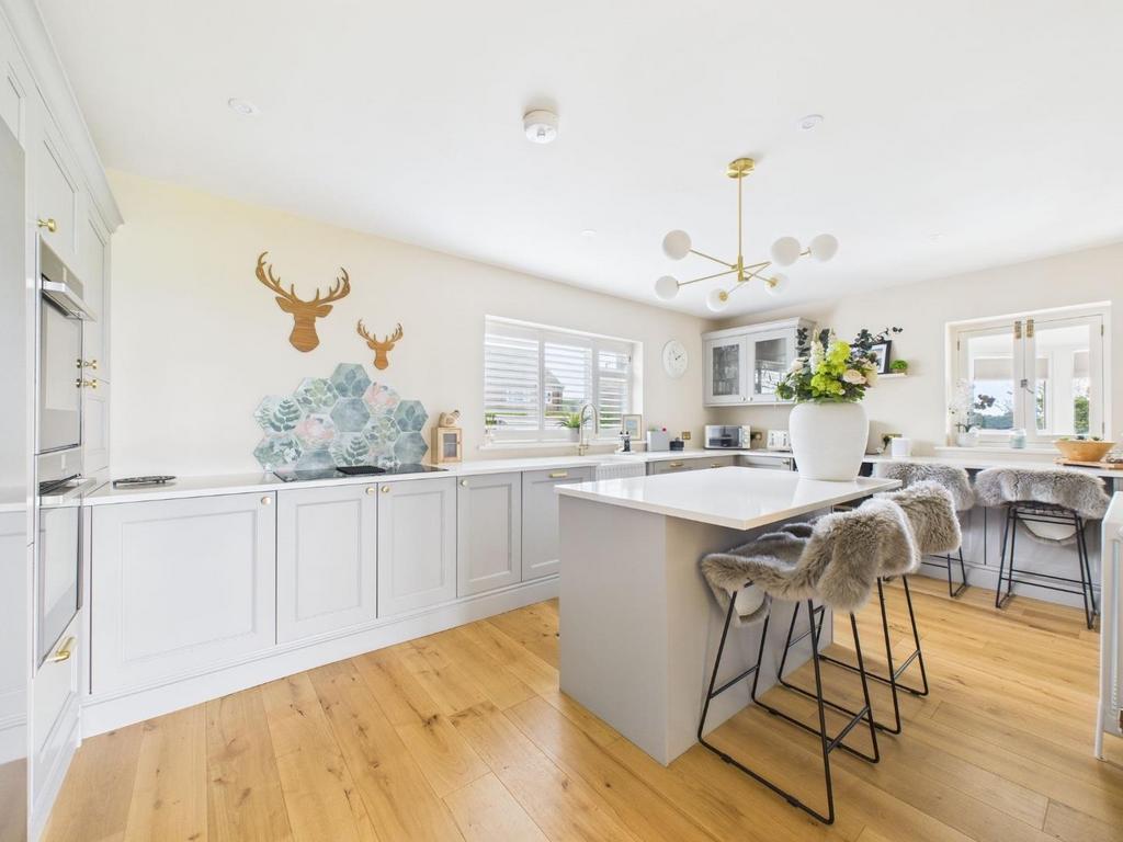 CAM04169 G0-PR0150-STILL026.jpg