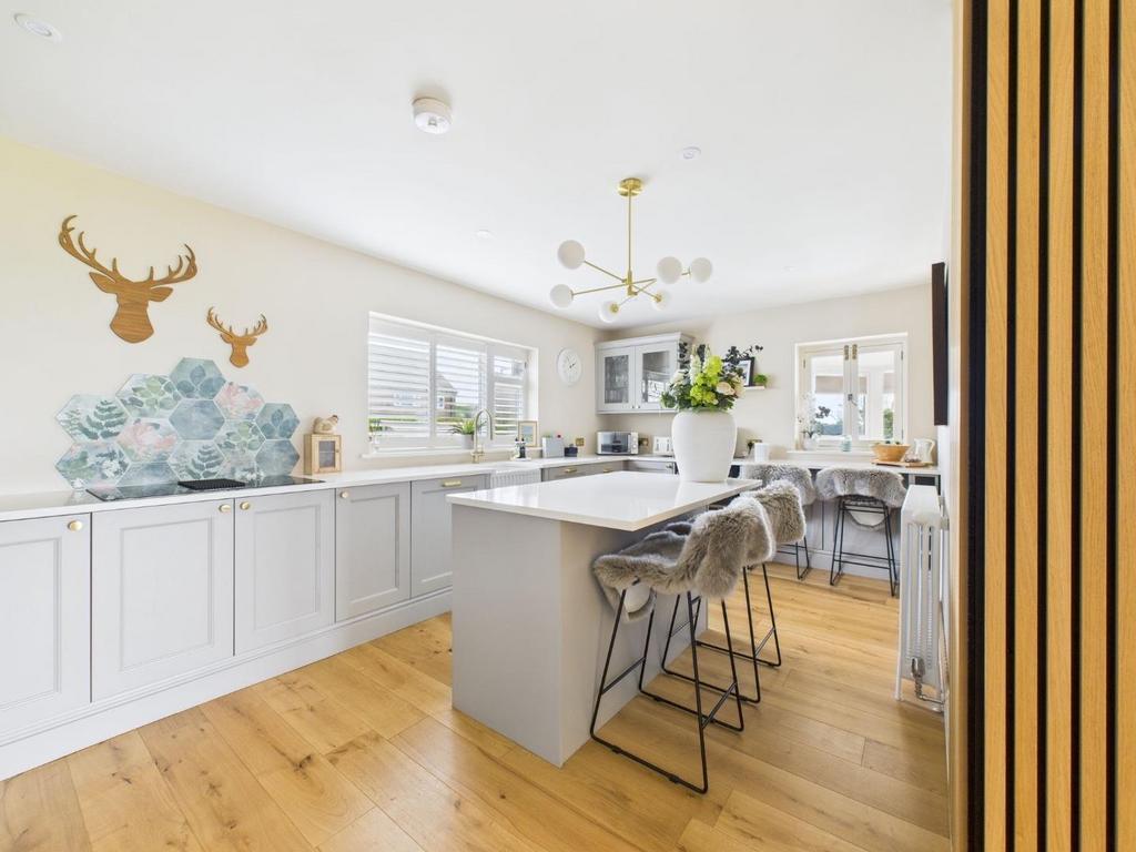 CAM04169 G0-PR0150-STILL027.jpg