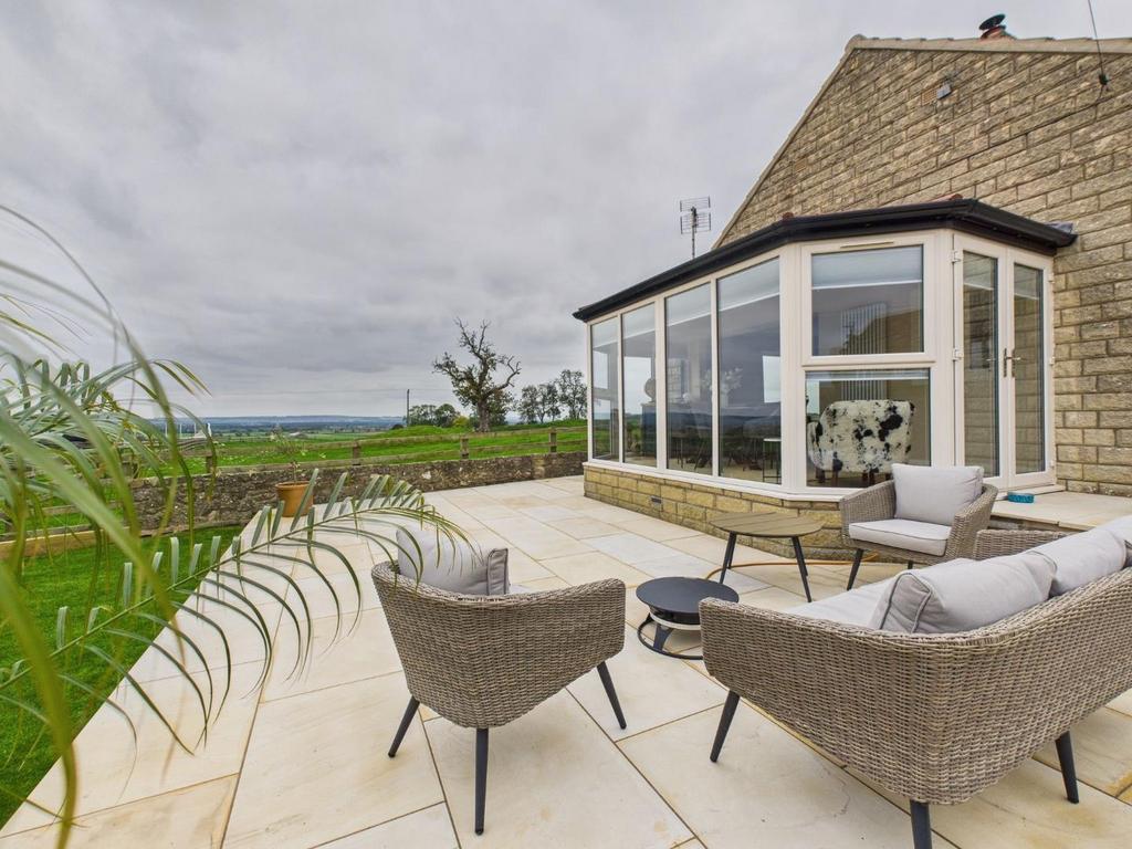 CAM04169 G0-PR0150-STILL053.jpg