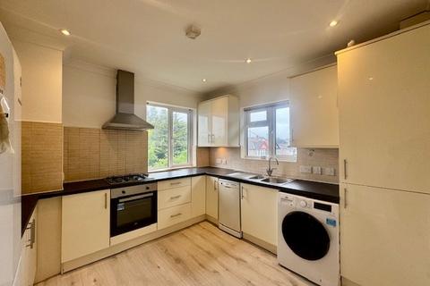 3 bedroom flat to rent, Alexandra Avenue, Harrow HA2