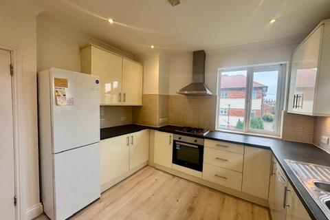 3 bedroom flat to rent, Alexandra Avenue, Harrow HA2
