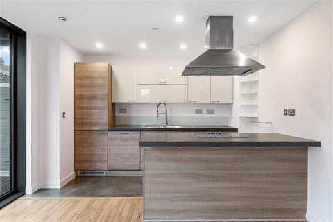 2 bedroom flat for sale, Homerton Road, E9
