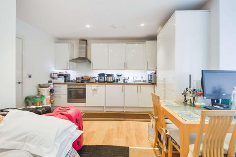 1 bedroom apartment for sale, at St Paul's House, 2 Market Yard, London SE8