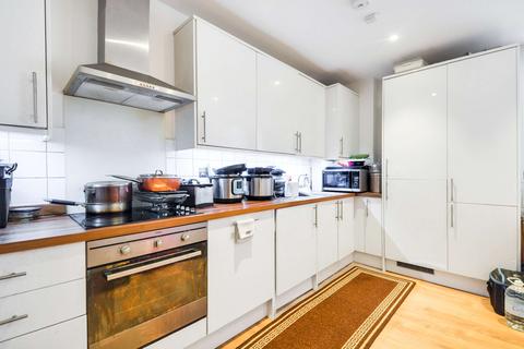 1 bedroom apartment for sale, at St Paul's House, 2 Market Yard, London SE8
