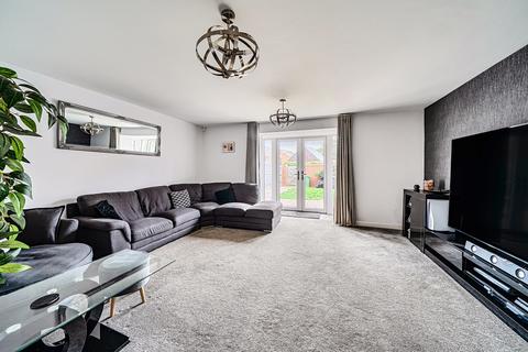 3 bedroom terraced house for sale, Nightjar Road, Bordon, Hampshire, GU35