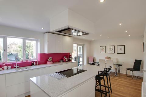 4 bedroom detached house for sale, Bramley Drive, St. Neots PE19