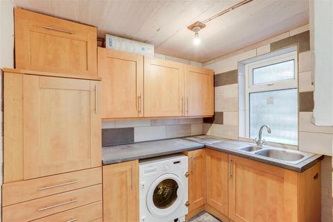 3 bedroom semi-detached house for sale, Barbara Square, Nottingham NG15