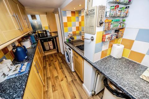 2 bedroom terraced house for sale, Cowcliffe Hill Road, West Yorkshire HD2