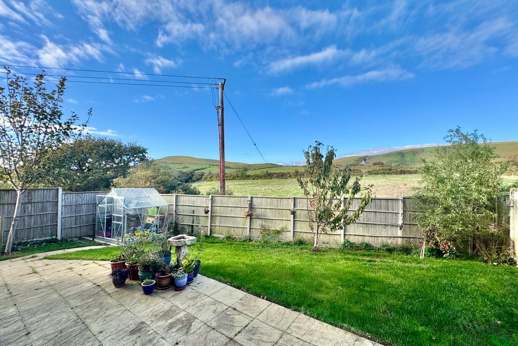 Rear Garden & View