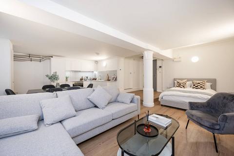Studio to rent, Springfield House, Dalston, London, E8