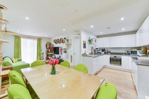 3 bedroom flat for sale, Howe House, Woolwich, London, SE18
