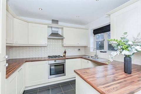 3 bedroom semi-detached house to rent, Dovecot Close, Nuneaton CV13